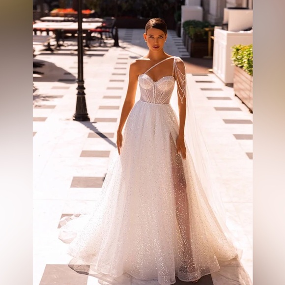 Lanesta Shirley wedding gown